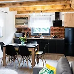 Beskid Loft House - W Gorach Hébergement de vacances *