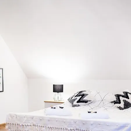 Beskid Loft House - W Gorach بيت للعطل