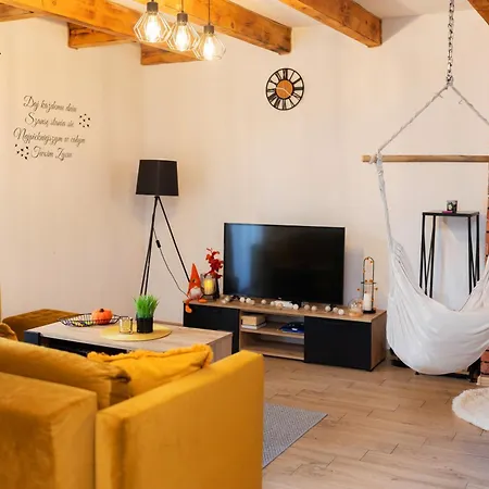 Beskid Loft House - W Gorach بيت للعطل Sól